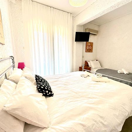 Katerina Apartments Neos Pirgos Bilik gambar