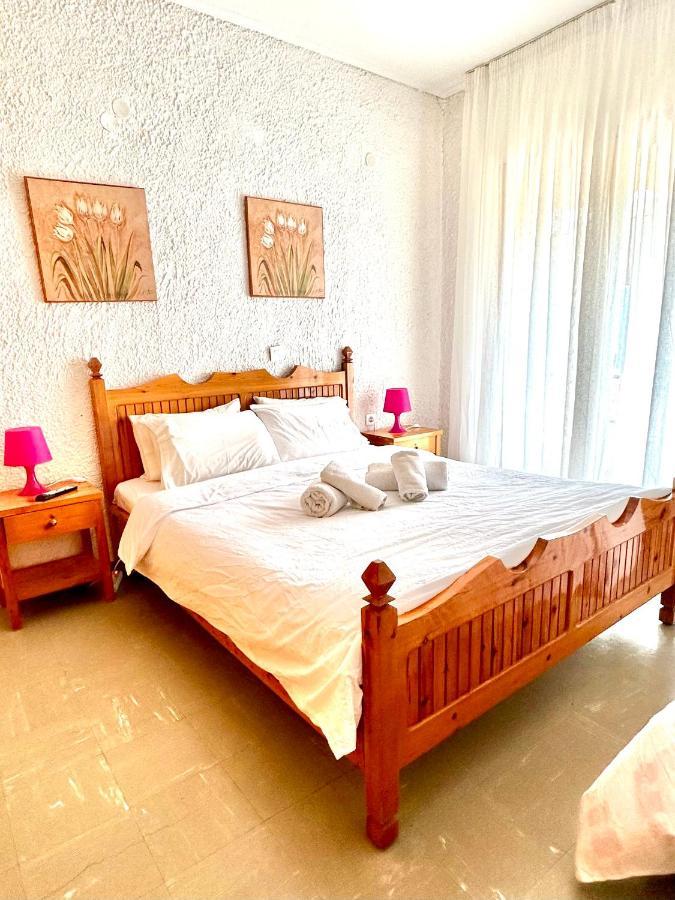 Katerina Apartments Neos Pirgos Bilik gambar
