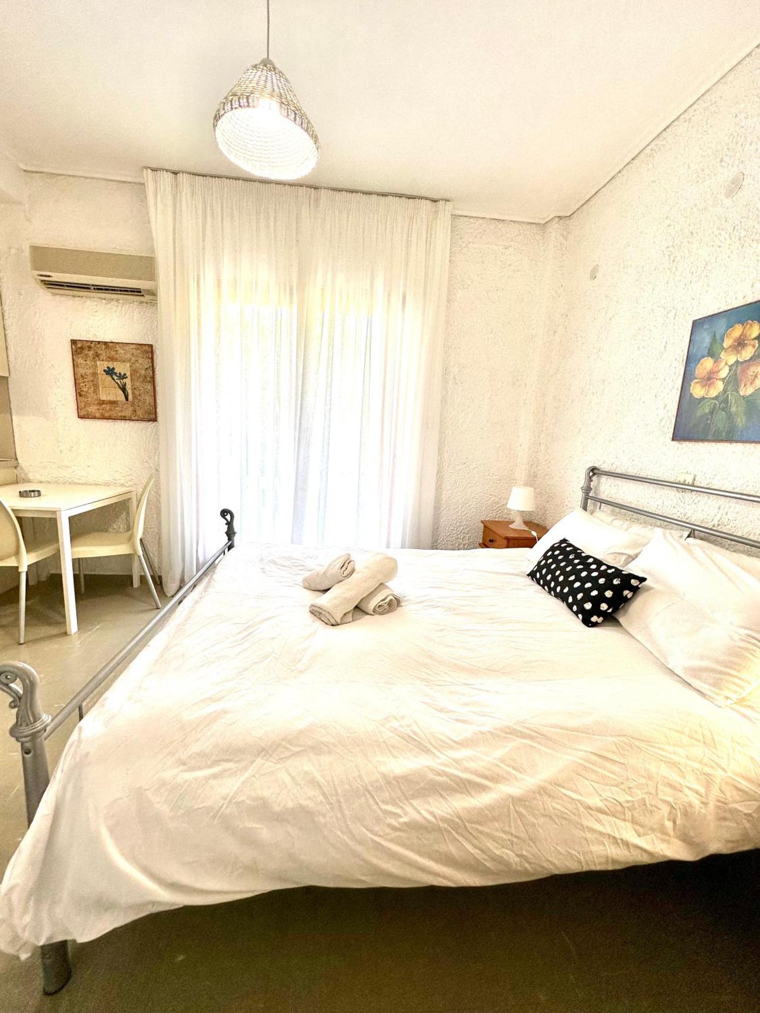 Katerina Apartments Neos Pirgos Bilik gambar