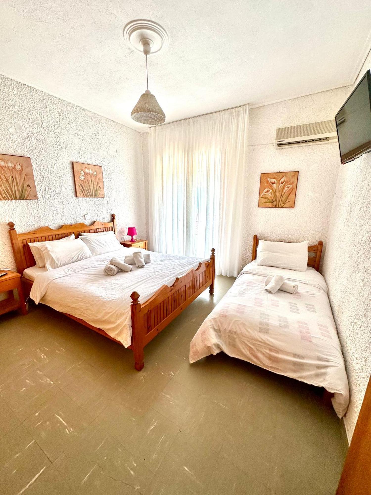 Katerina Apartments Neos Pirgos Bilik gambar