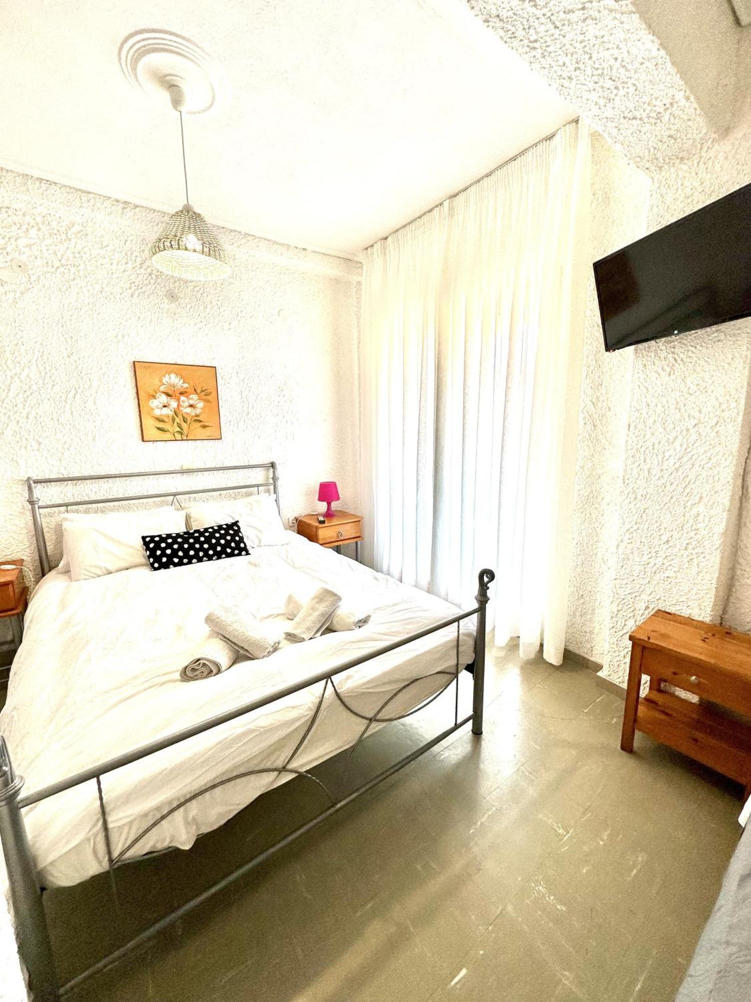 Katerina Apartments Neos Pirgos Bilik gambar