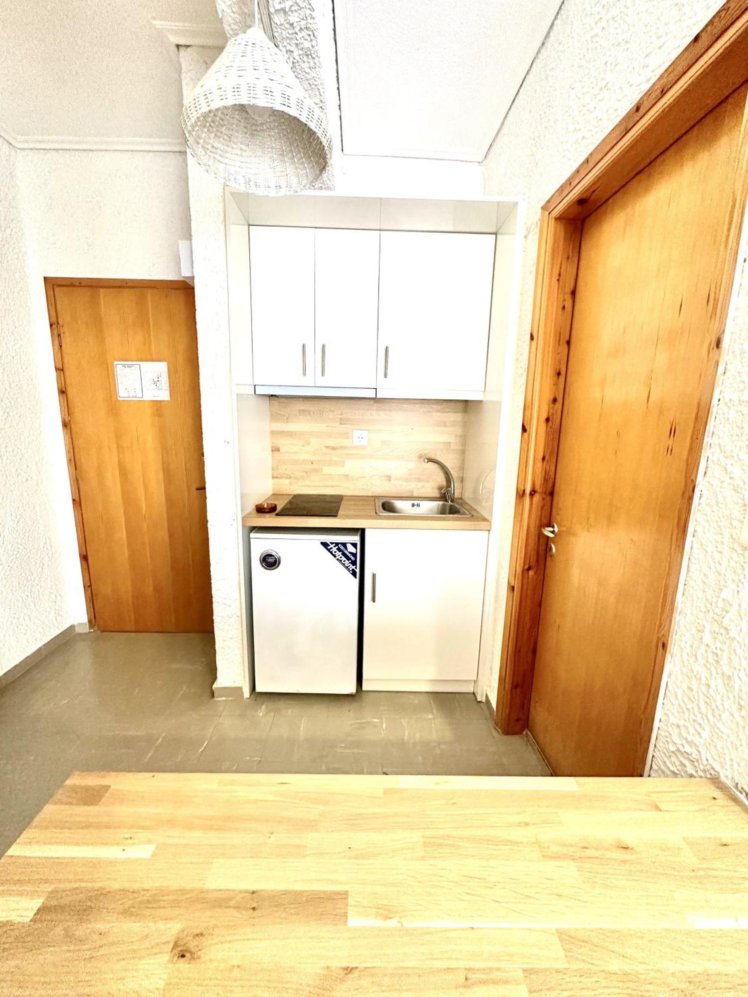 Katerina Apartments Neos Pirgos Bilik gambar