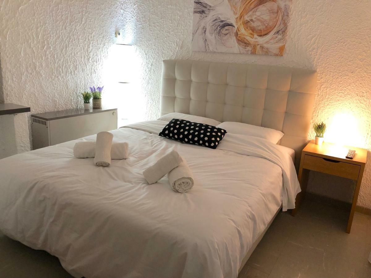 Katerina Apartments Neos Pirgos Luaran gambar