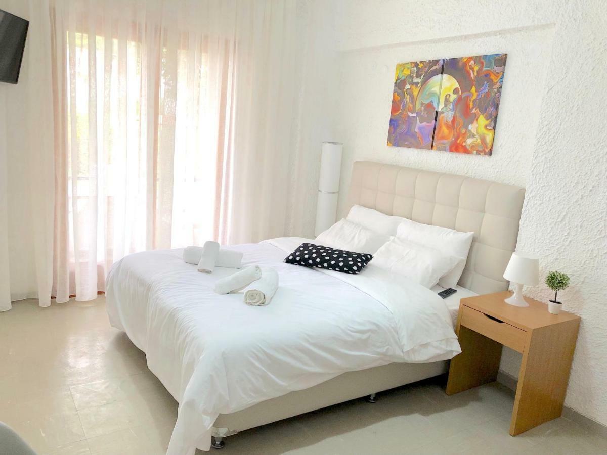 Katerina Apartments Neos Pirgos Luaran gambar