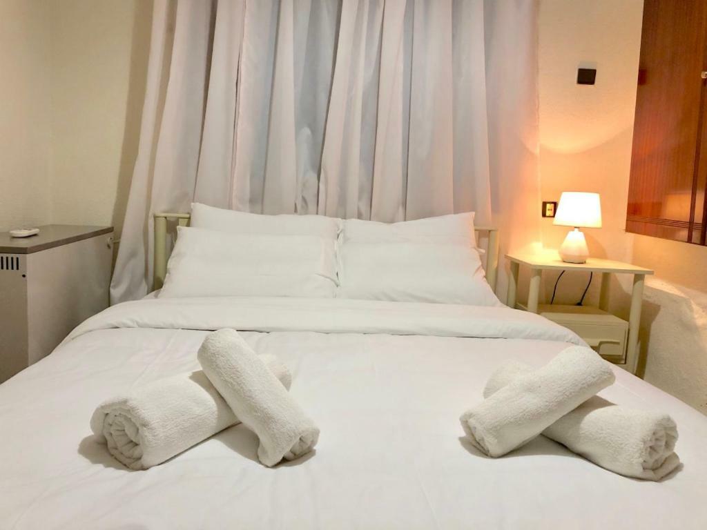 Katerina Apartments Neos Pirgos Bilik gambar