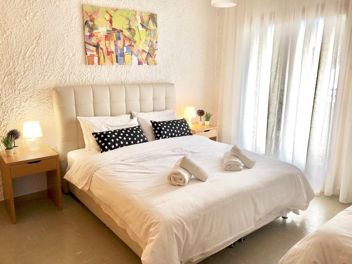 Katerina Apartments Neos Pirgos Bilik gambar
