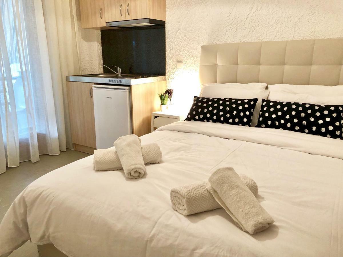 Katerina Apartments Neos Pirgos Luaran gambar